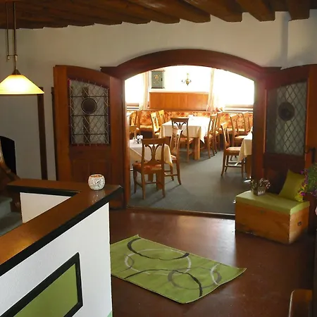 ホテル Garni Botenwirt