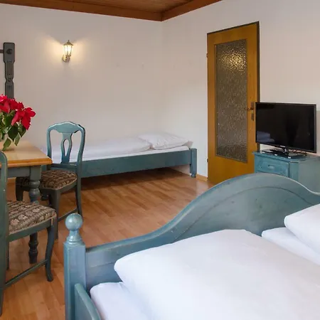 ホテル Garni Botenwirt